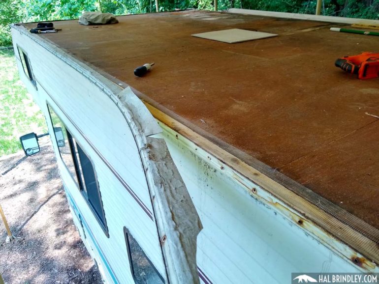 RV Roof Repair Day 3 Removing Roof Trim Molding