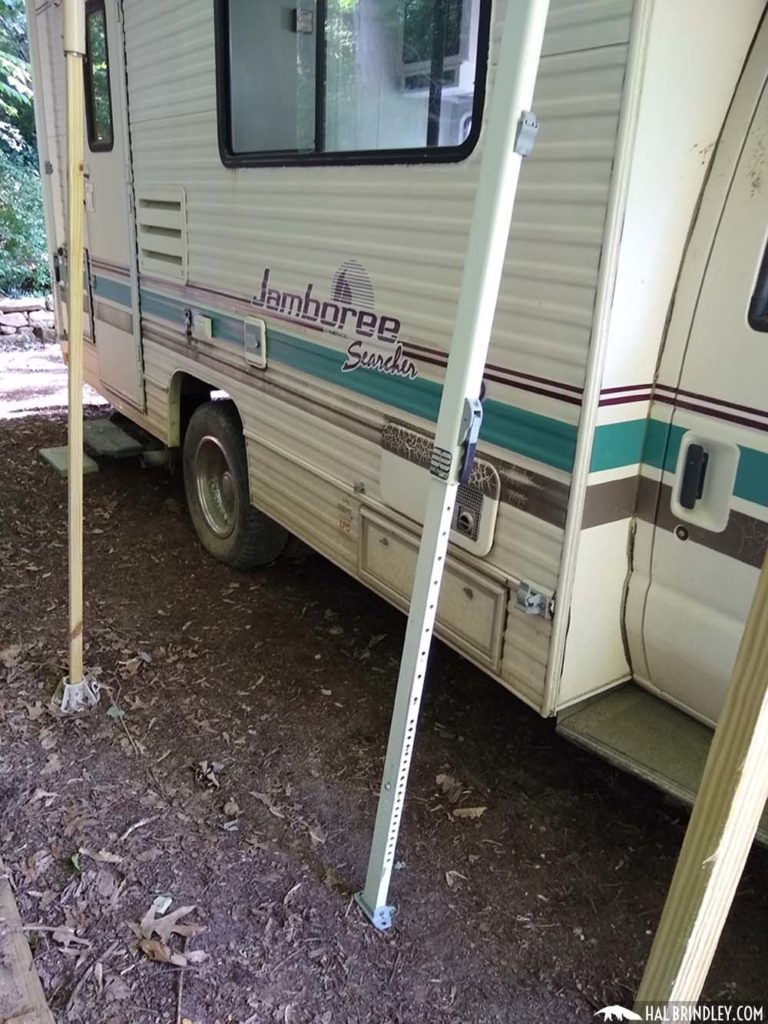support the trailer awning with the legs